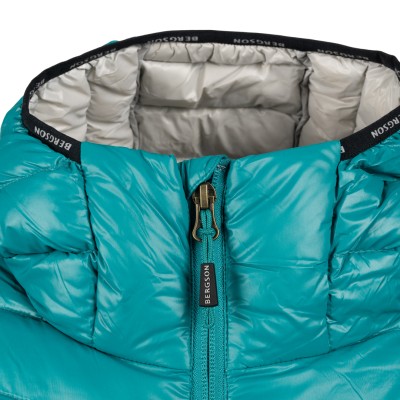 _0006s_0006_Women CELSIUS Ocean Depth.jpg